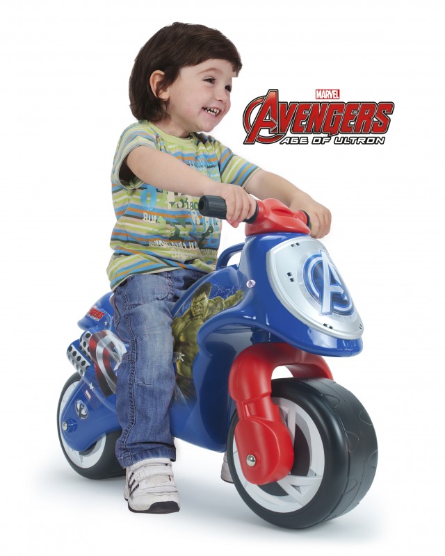 MOTO CORREPASILLOS AVENGERS